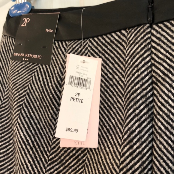 Skirt - Picture 2 of 4